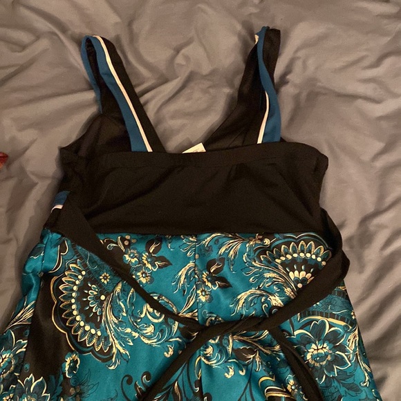 Dress - Picture 5 of 5